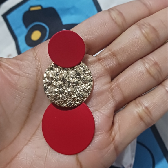 NEW Women triple circle Red & gold earrings - Picture 3 of 3
